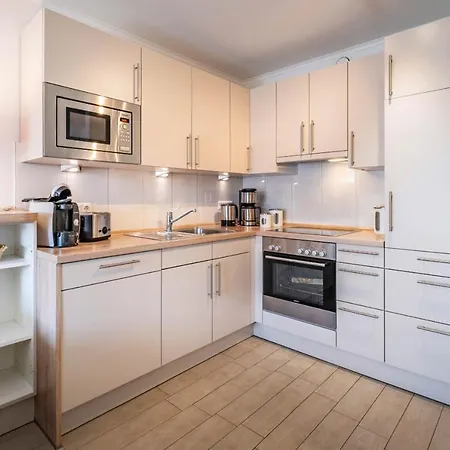 Buesumer Reethus 2 8 Beim Deichgraf * בוסום