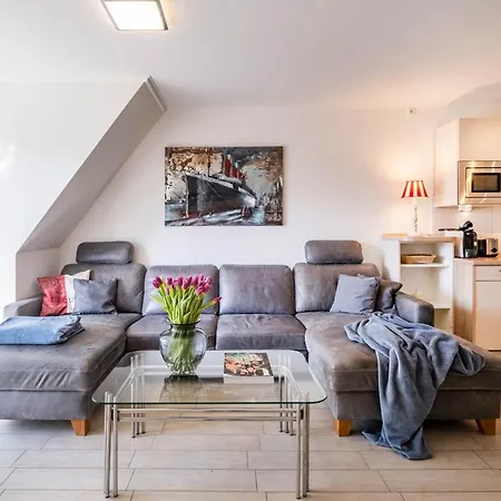 Buesumer Reethus 2 8 Beim Deichgraf * בוסום