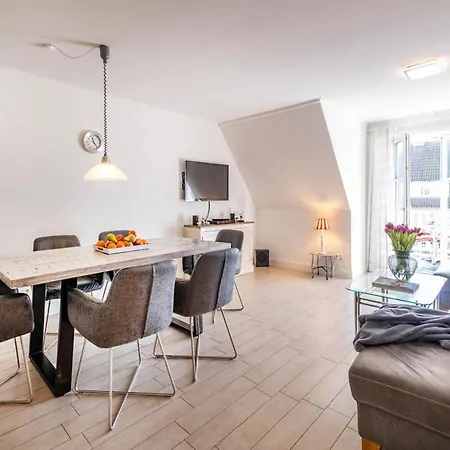 Buesumer Reethus 2 8 Beim Deichgraf